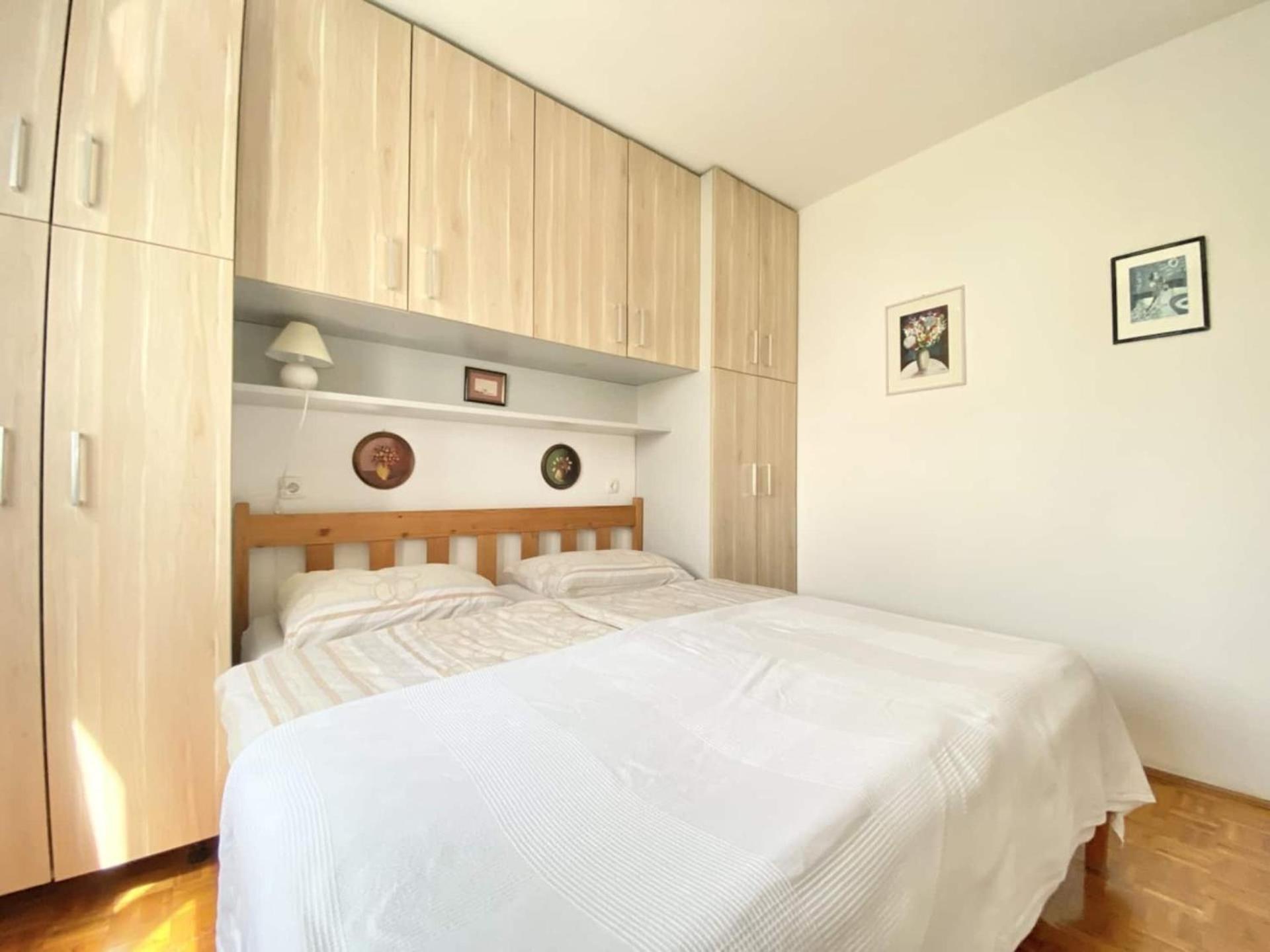 Family Apartments Viva Close To The Beach Krk Town Exteriör bild