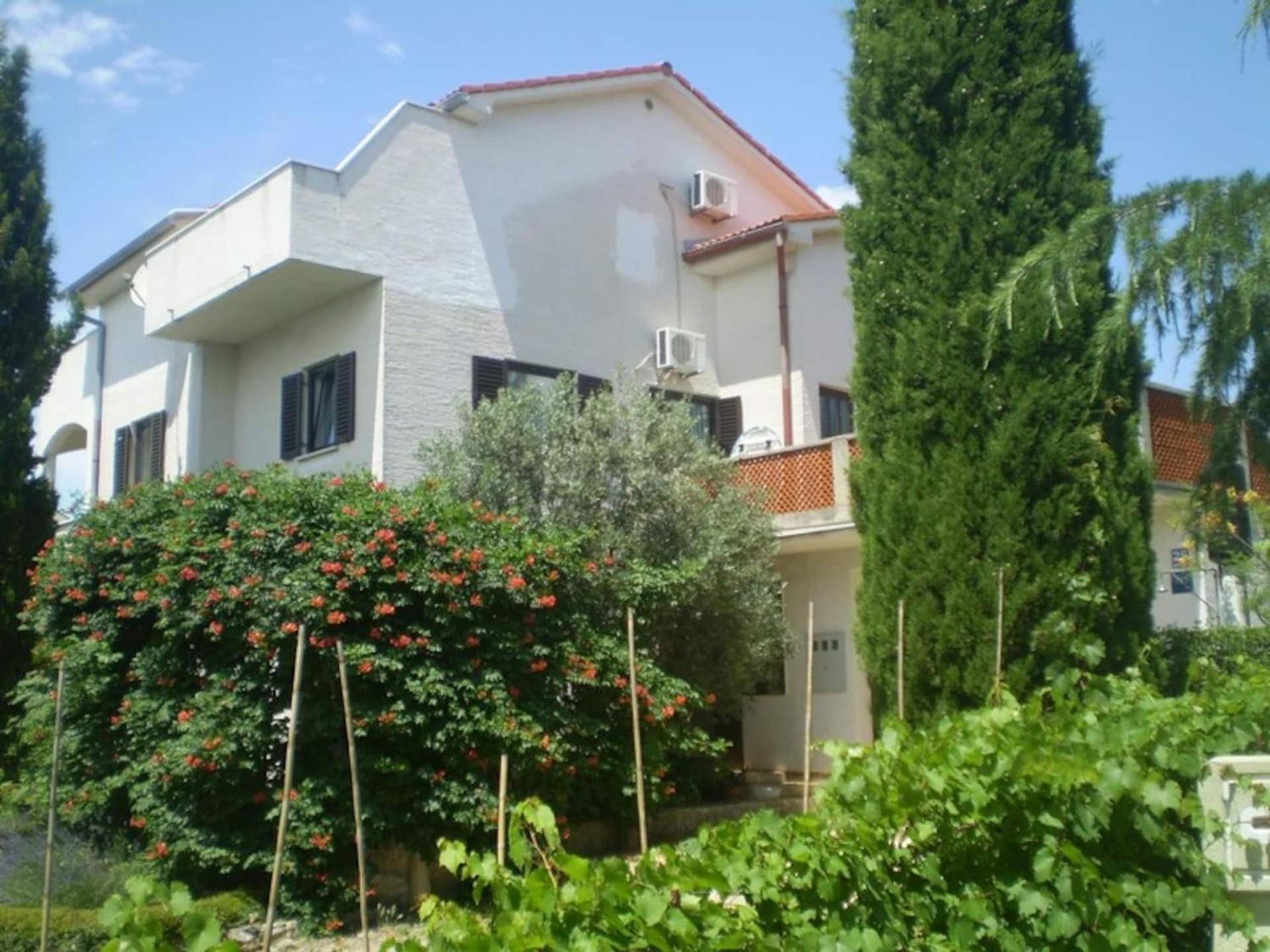 Family Apartments Viva Close To The Beach Krk Town Exteriör bild
