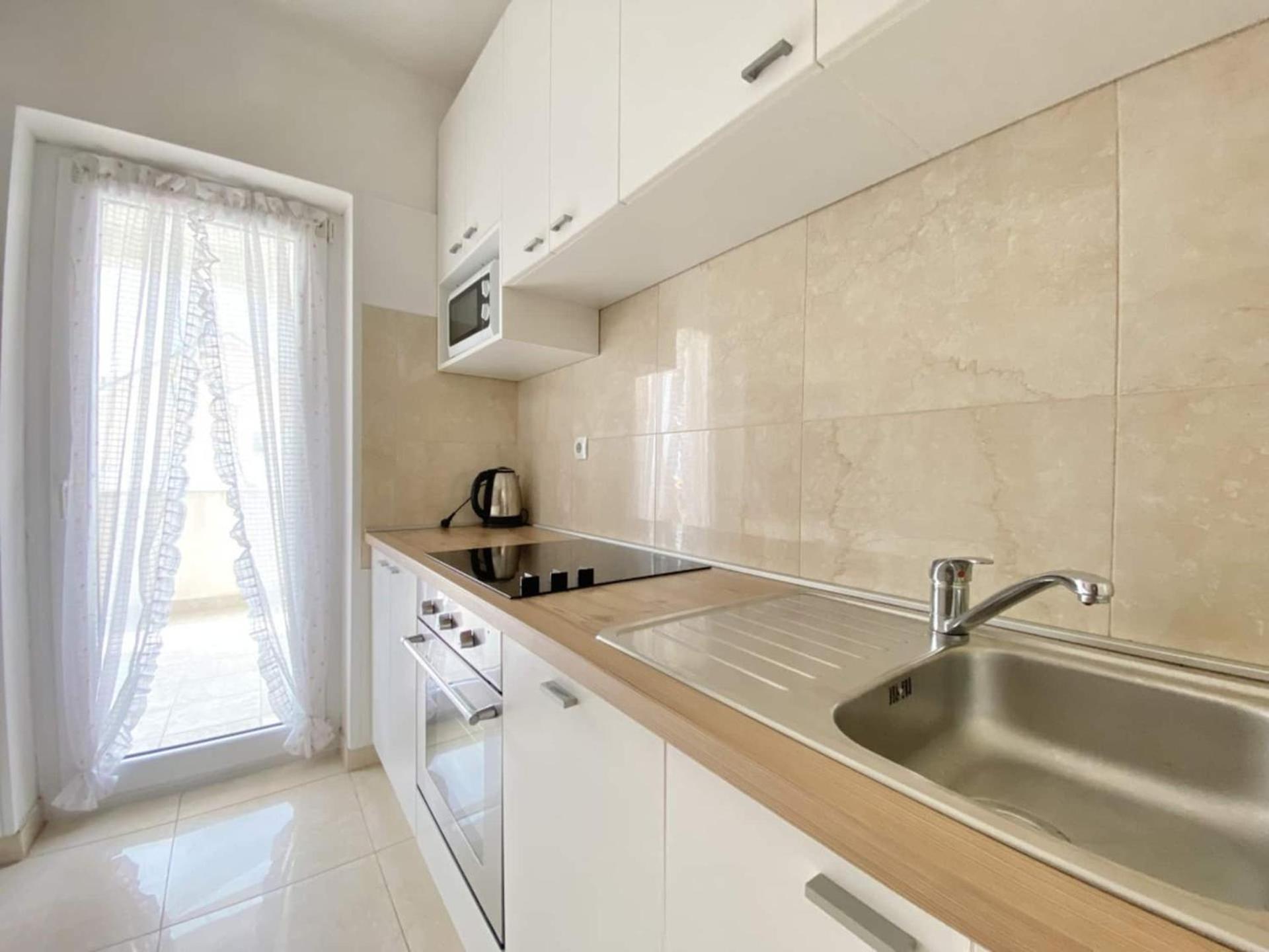 Family Apartments Viva Close To The Beach Krk Town Exteriör bild