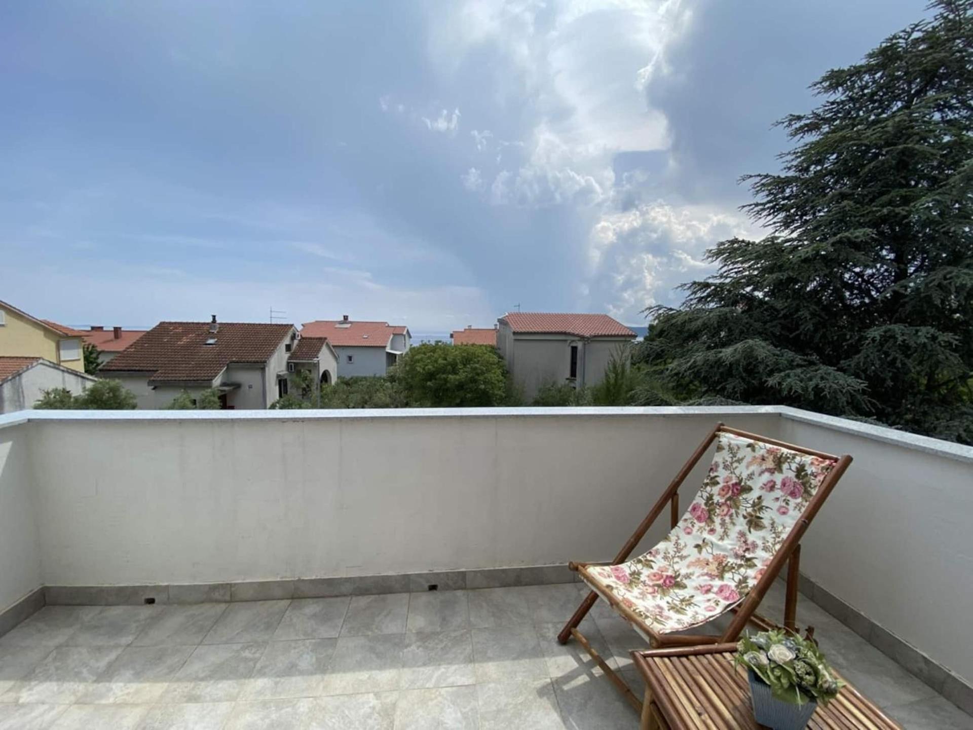 Family Apartments Viva Close To The Beach Krk Town Exteriör bild